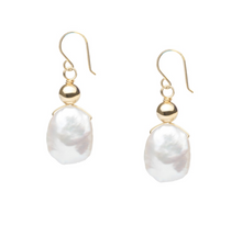 Load image into Gallery viewer, Tahitian Biwa Pearl Minimalist Earring