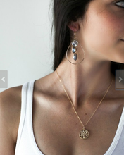 Load image into Gallery viewer, Tahitian Biwa Pearl Earrings